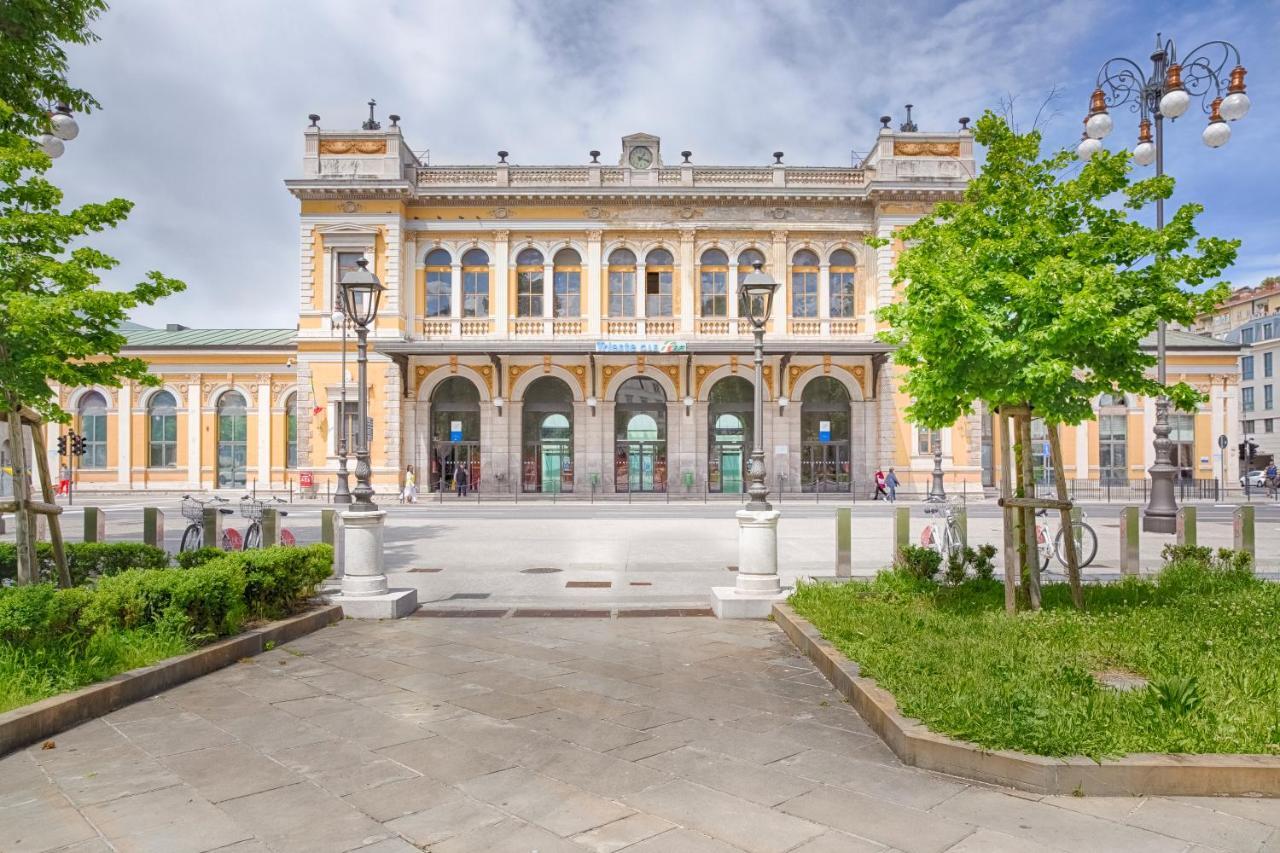 Mihaela Apartment - Charme Near The Station Triest Exterior foto